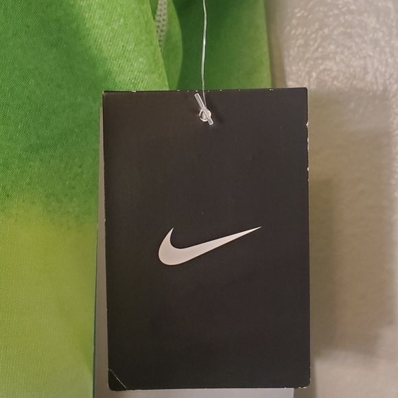 Nike Athletic Tank Top Size Large NWT - Picture 6 of 6